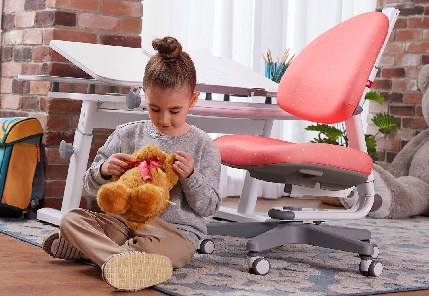 Kid2Youth Manual Ergonomic Desk - Perfect Study Solution